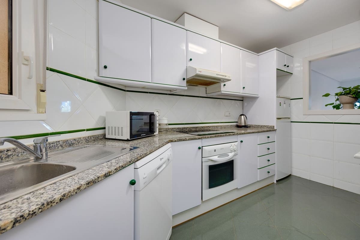 2 sovrum Lägenhet till salu i Orihuela Costa med garage - 229 000 € (Ref: 9643607)