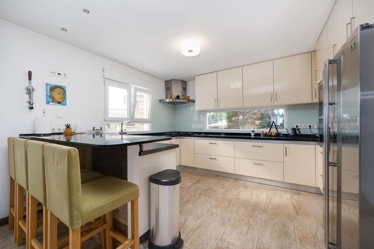 4 makuuhuone Huvila myytävänä paikassa Ciudad Quesada - 549 000 € (Ref: 9643609)