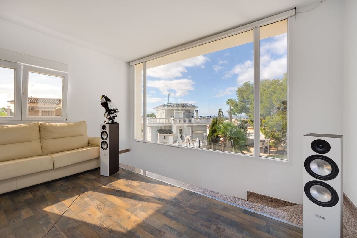 4 makuuhuone Huvila myytävänä paikassa Ciudad Quesada - 549 000 € (Ref: 9643609)