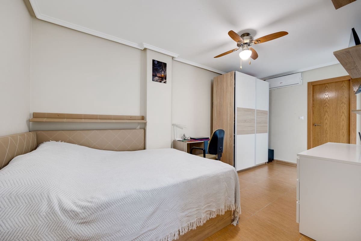 3 soverom Leilighet til salgs i Torrevieja - € 209 000 (Ref: 9643611)