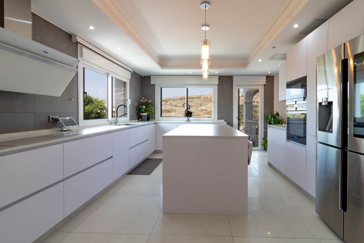 5 slaapkamer Villa te koop in Benahavis - € 2.750.000 (Ref: 9646493)