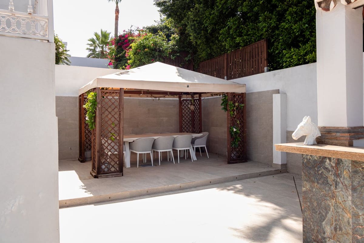 5 slaapkamer Villa te koop in Benahavis - € 2.750.000 (Ref: 9646493)