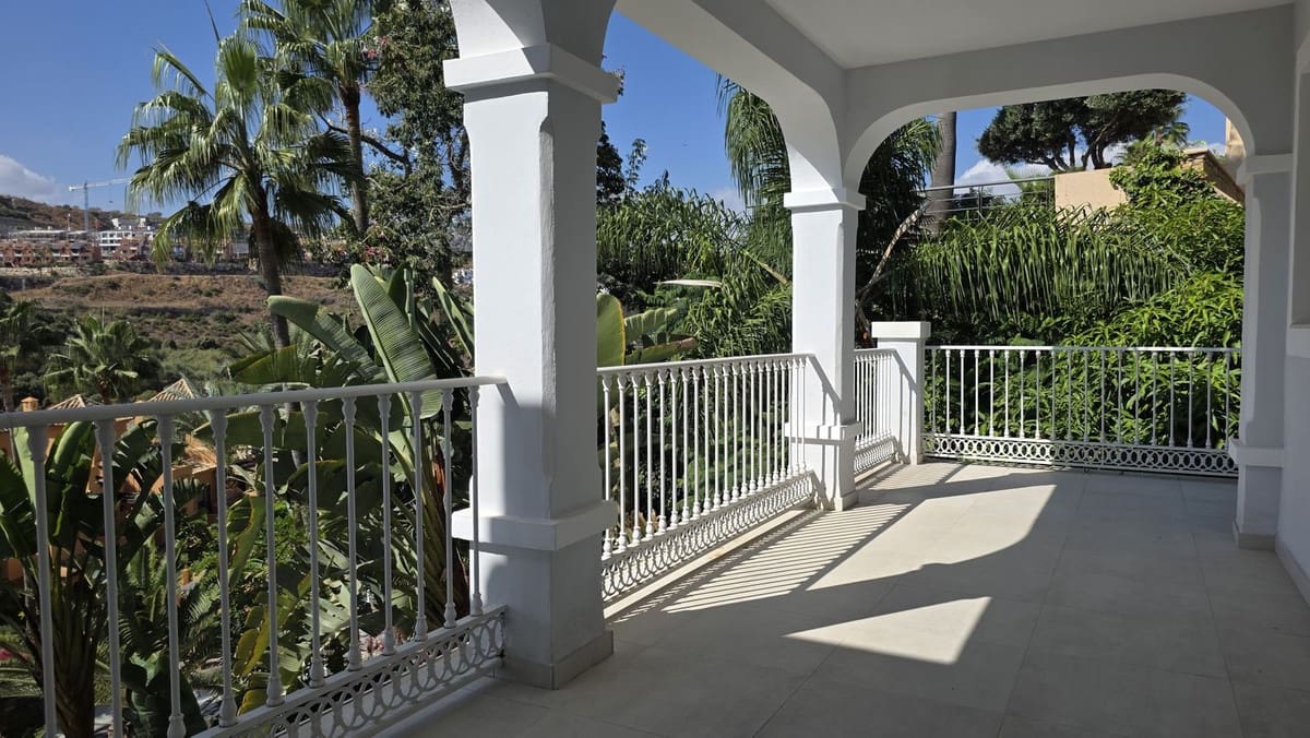 5 slaapkamer Villa te koop in Benahavis - € 2.750.000 (Ref: 9646493)