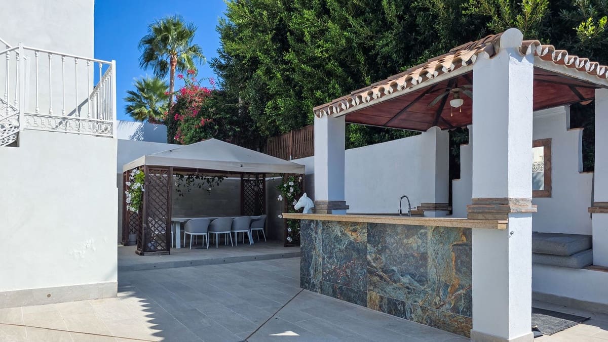 5 slaapkamer Villa te koop in Benahavis - € 2.750.000 (Ref: 9646493)