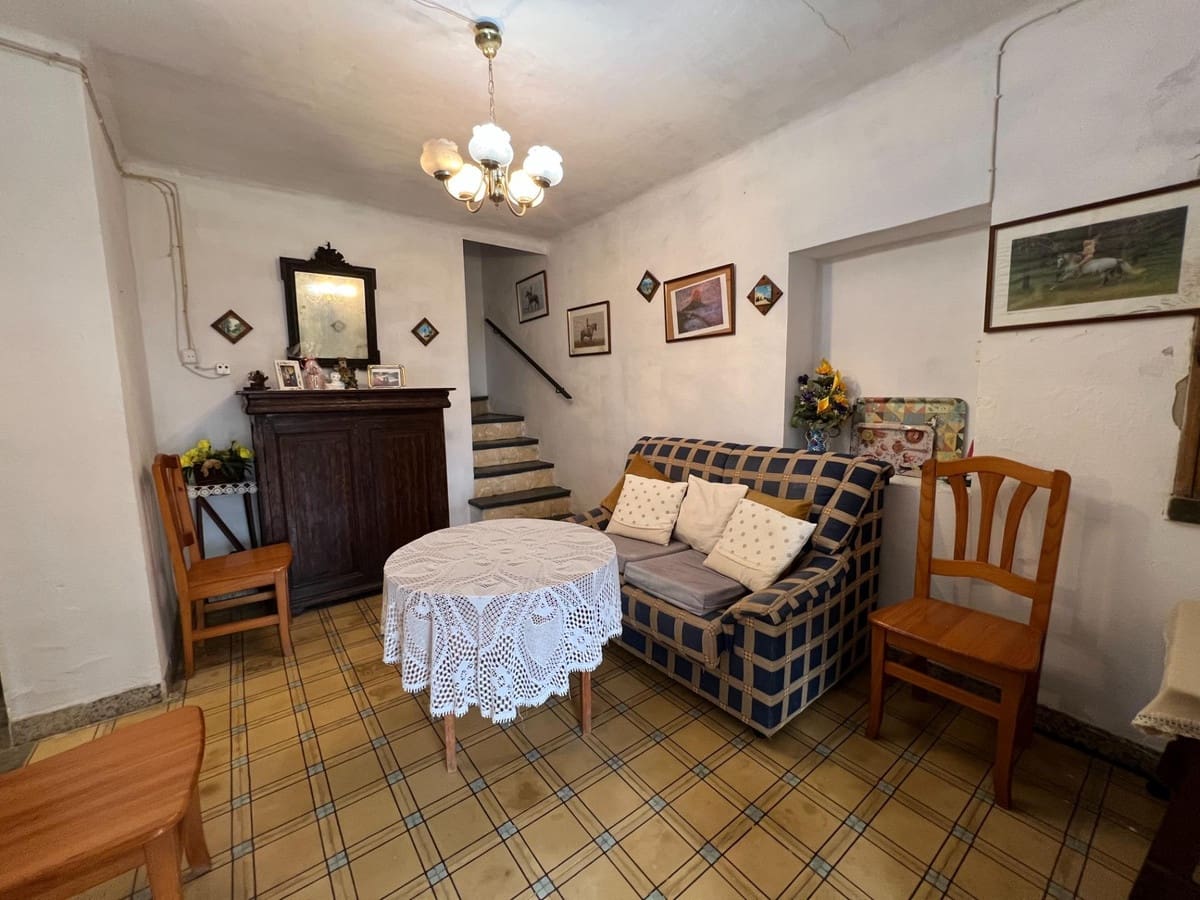 4 bedroom Villa for sale in Calpe / Calp - € 399,000 (Ref: 9646497)