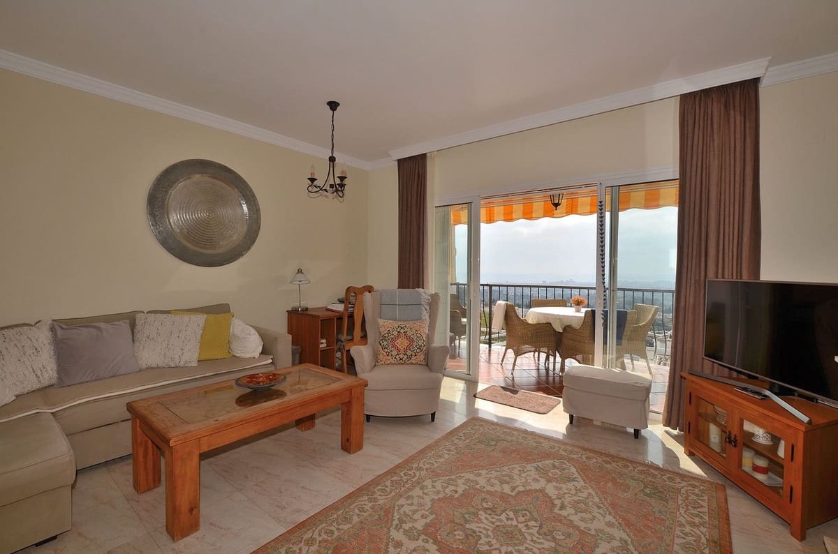 2 bedroom Townhouse for sale in Mijas with garage - € 369,000 (Ref: 9646502)