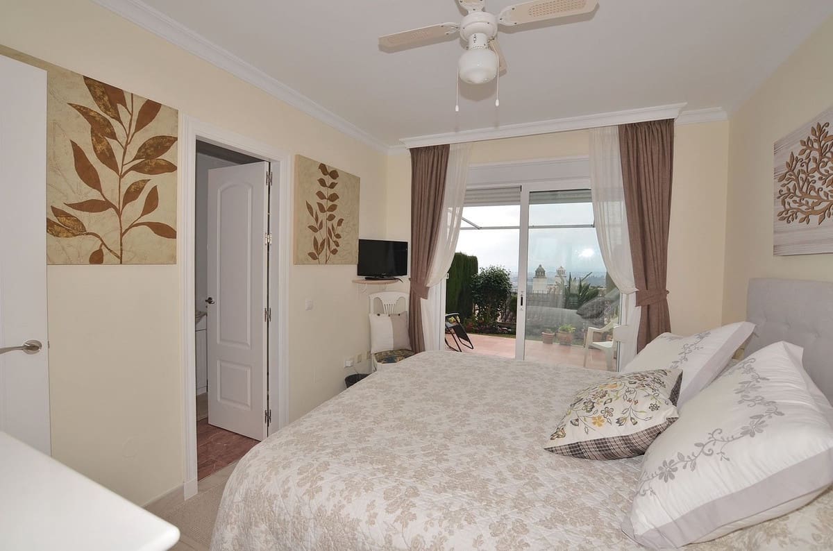 2 bedroom Townhouse for sale in Mijas with garage - € 369,000 (Ref: 9646502)