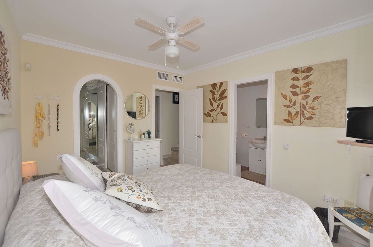 2 bedroom Townhouse for sale in Mijas with garage - € 369,000 (Ref: 9646502)