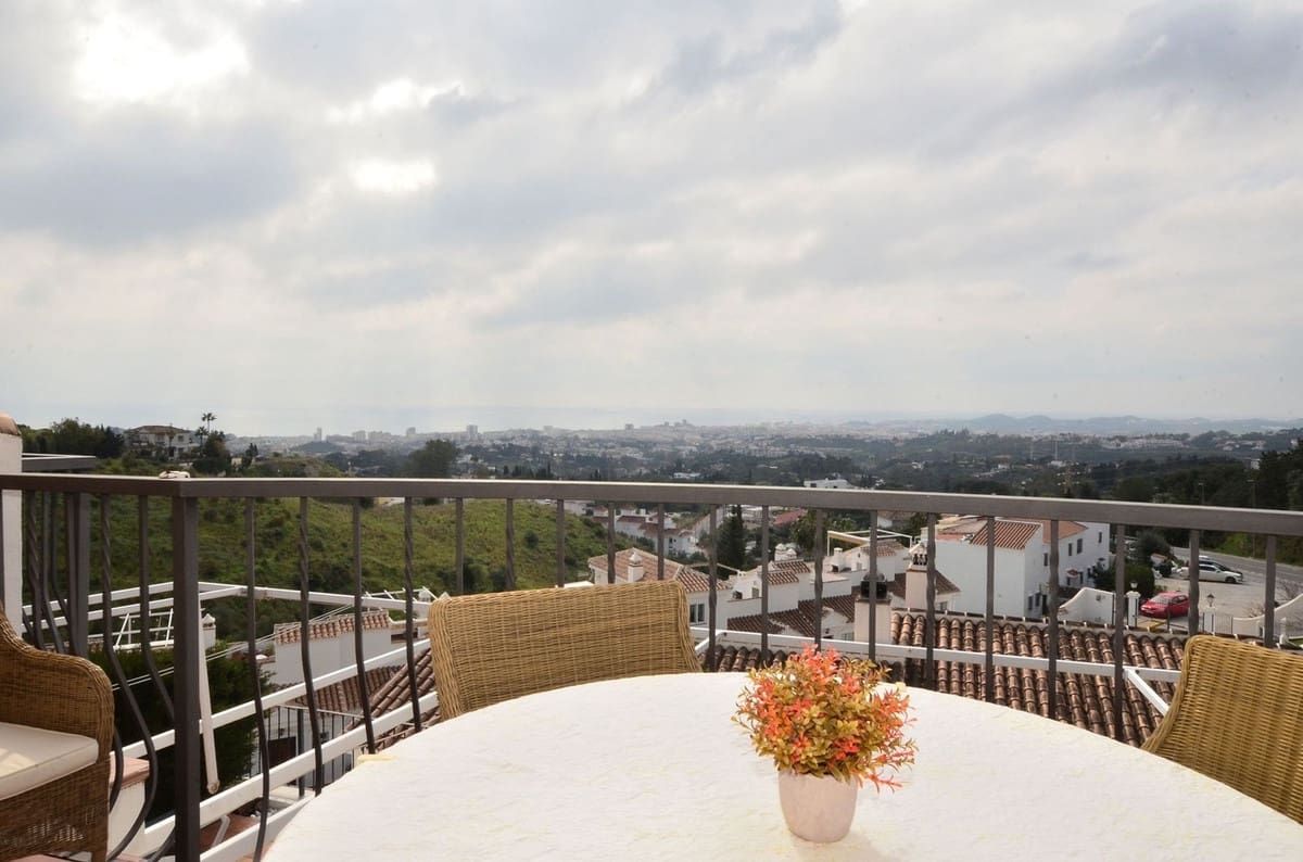 2 bedroom Townhouse for sale in Mijas with garage - € 369,000 (Ref: 9646502)