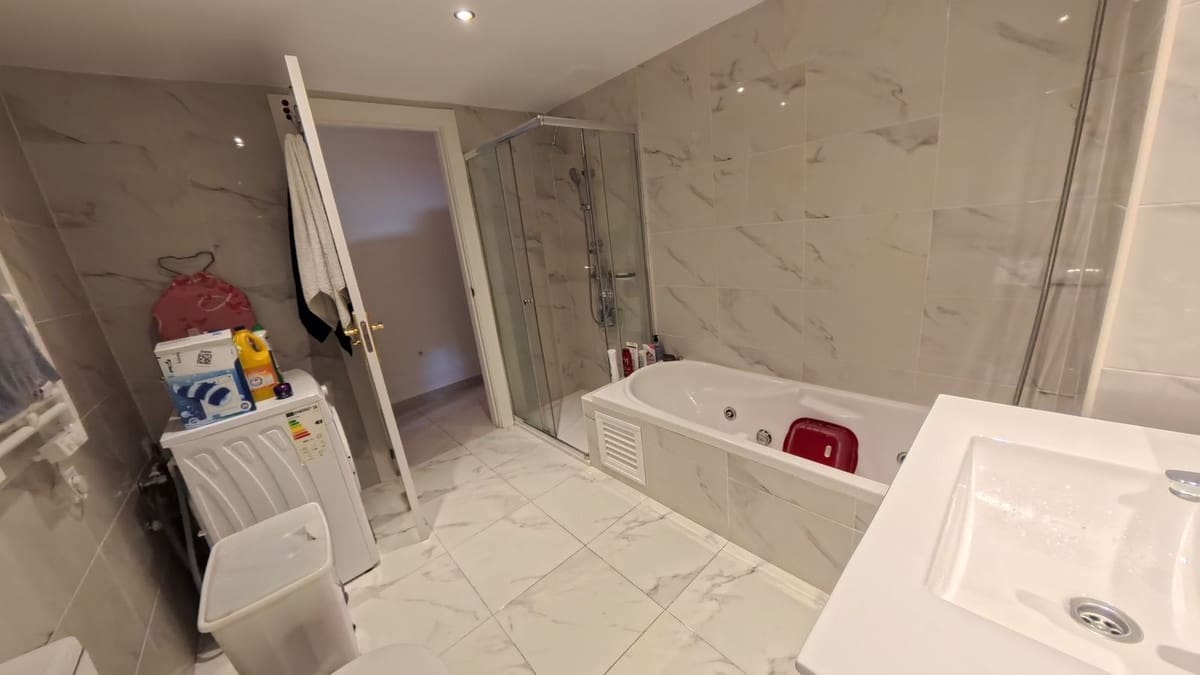 3 bedroom Penthouse for sale in Torremolinos with garage - € 575,000 (Ref: 9646504)