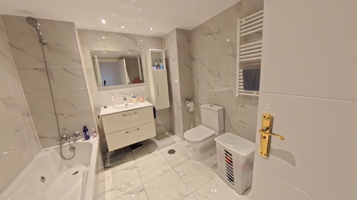 3 bedroom Penthouse for sale in Torremolinos with garage - € 575,000 (Ref: 9646504)