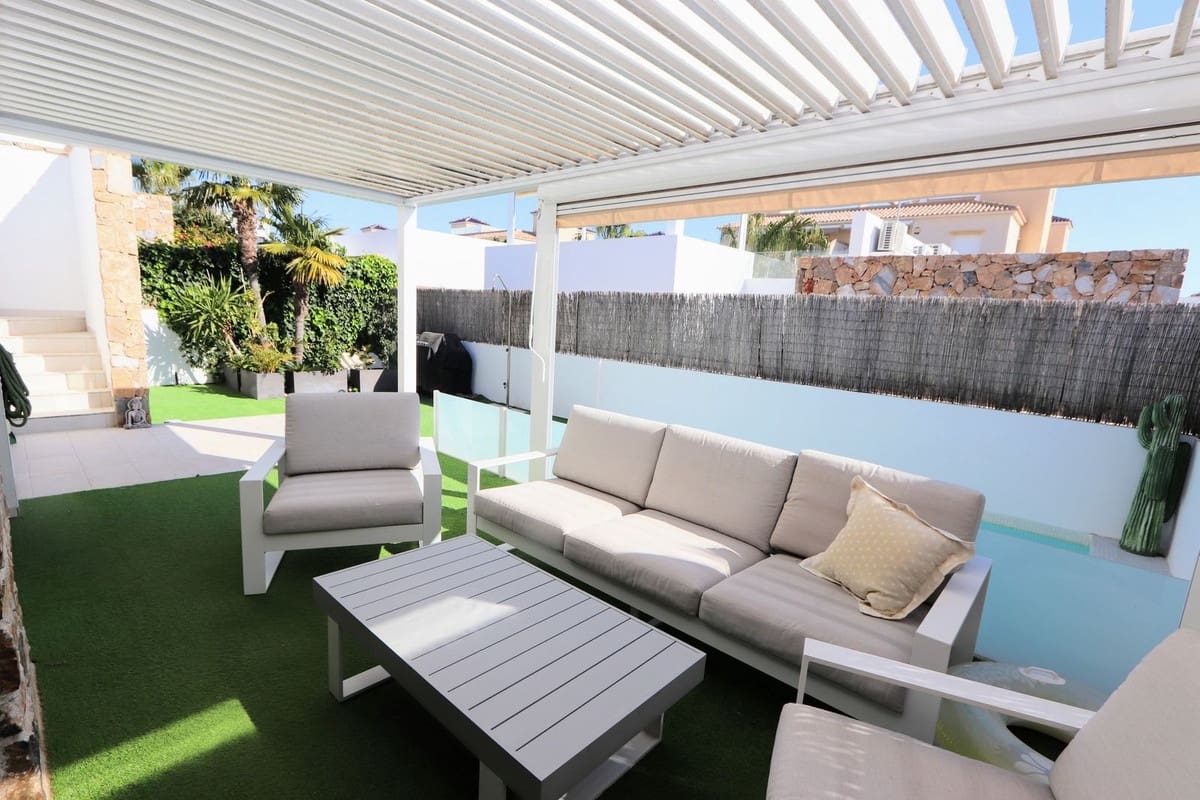 3 slaapkamer Villa te koop in Orihuela Costa - € 360.000 (Ref: 9650944)