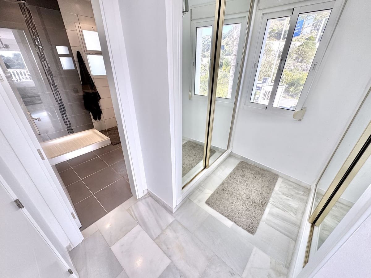 5 camera da letto Villa in vendita in Calahonda - 1.100.000 € (Rif: 9650946)