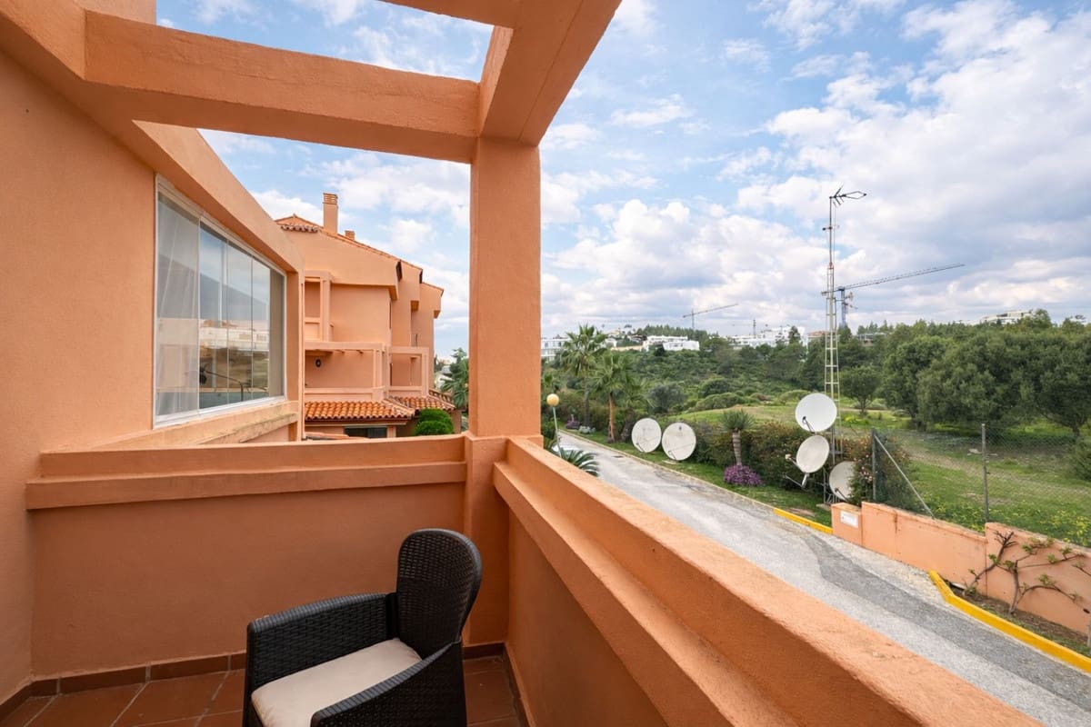 4 bedroom Apartment for sale in El Faro with garage - € 419,000 (Ref: 9650949)