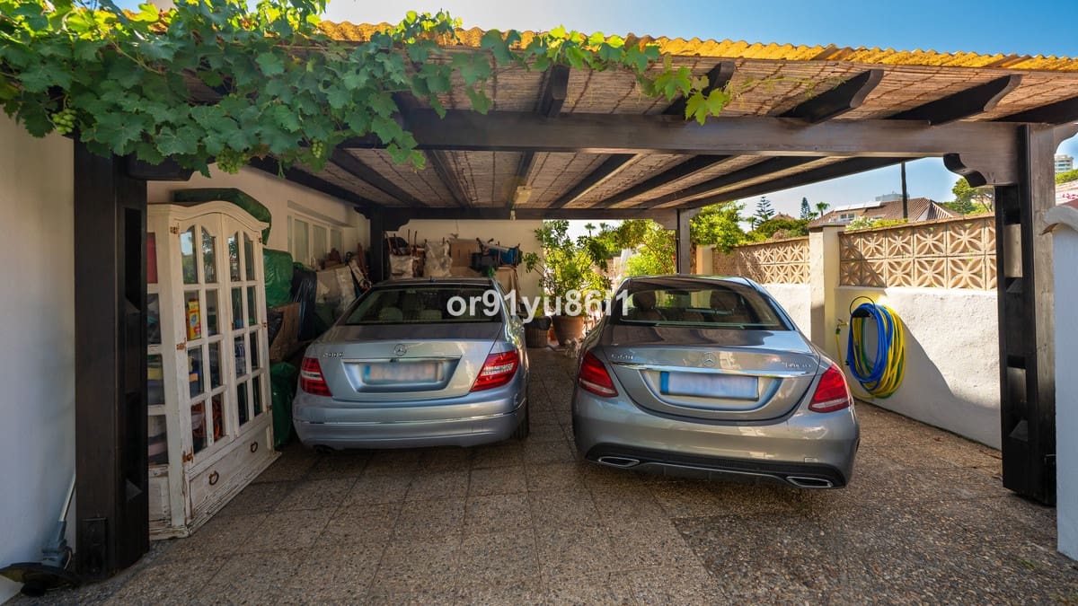 4 sovrum Villa till salu i Elviria - 2 200 000 € (Ref: 9650952)