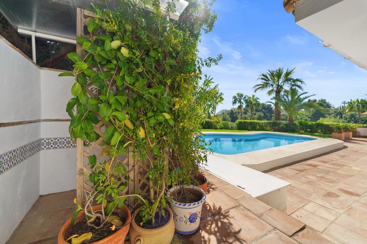 5 sovrum Villa till salu i Calahonda - 1 399 000 € (Ref: 9650955)