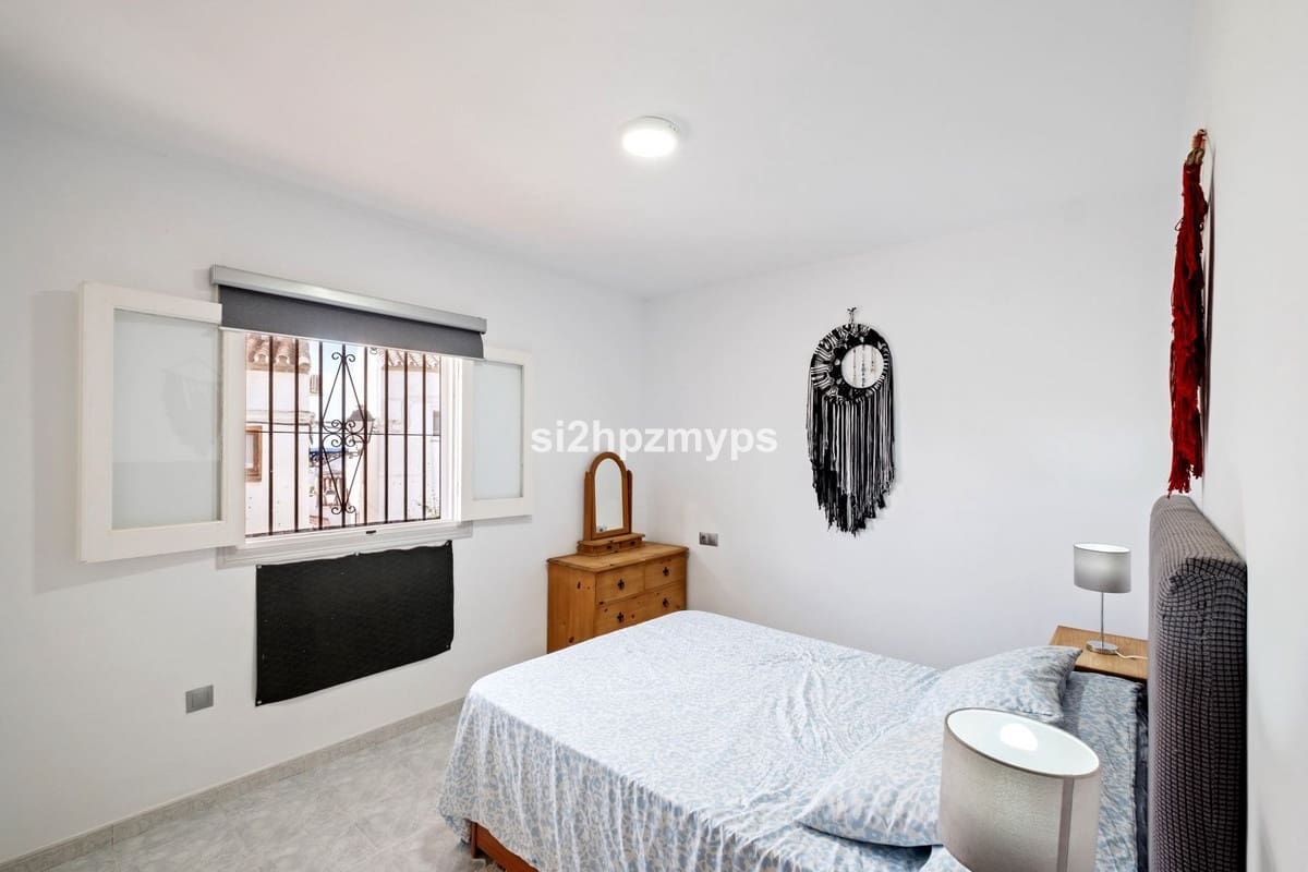 3 sovrum Hus till salu i Nerja med garage - 340 000 € (Ref: 9654457)