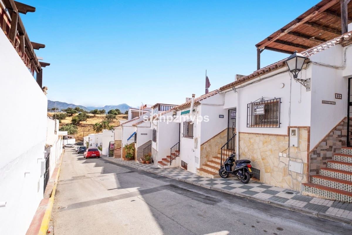 3 sovrum Hus till salu i Nerja med garage - 340 000 € (Ref: 9654457)