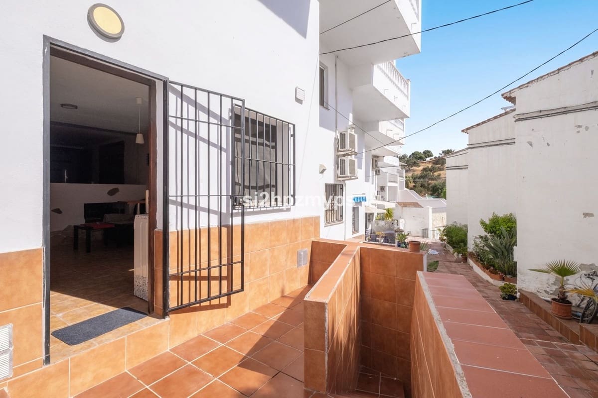 3 sovrum Hus till salu i Nerja med garage - 340 000 € (Ref: 9654457)