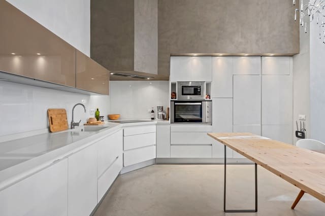 6 makuuhuone Huvila myytävänä paikassa Altea - 985 000 € (Ref: 9654458)