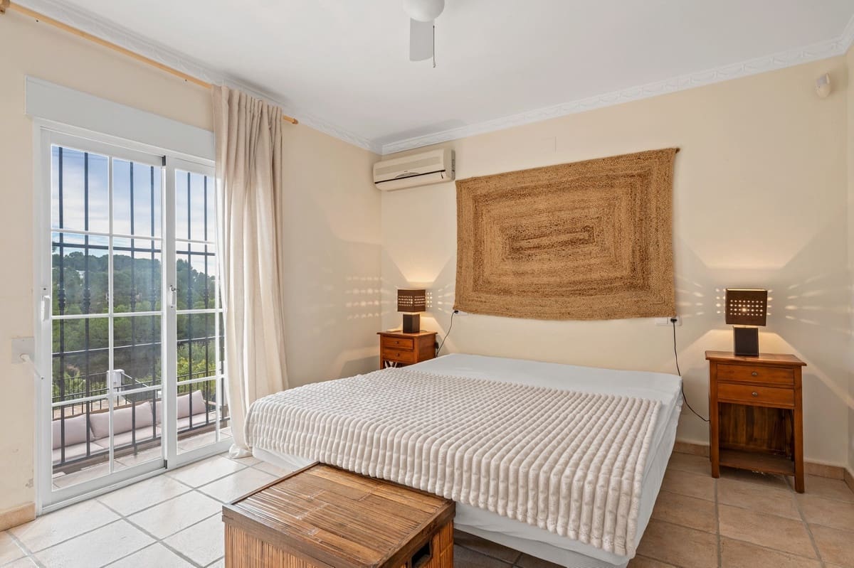 6 makuuhuone Huvila myytävänä paikassa Altea - 985 000 € (Ref: 9654458)