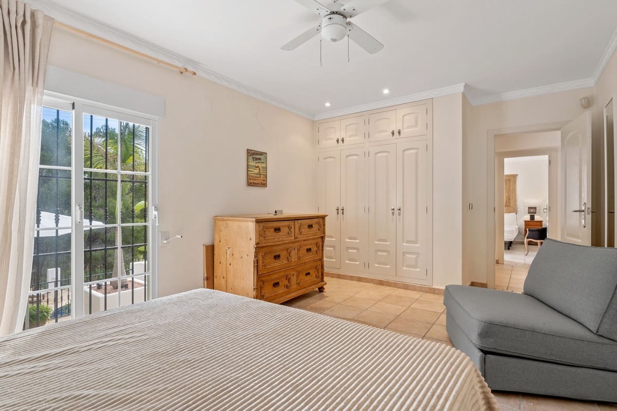 6 makuuhuone Huvila myytävänä paikassa Altea - 985 000 € (Ref: 9654458)