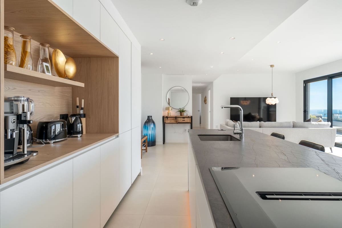 3 soverom Penthouse til salgs i Fuengirola med garasje - € 1 299 000 (Ref: 9654462)