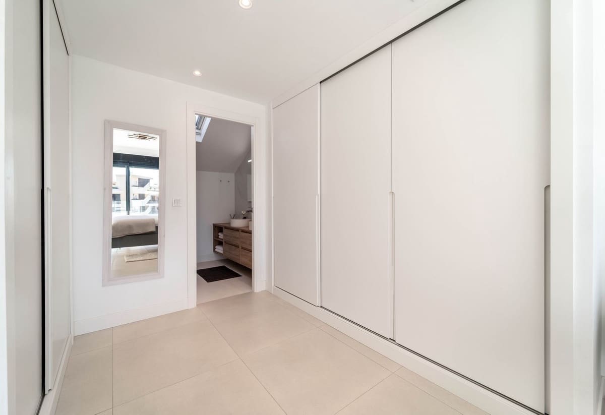 3 soverom Penthouse til salgs i Fuengirola med garasje - € 1 299 000 (Ref: 9654462)