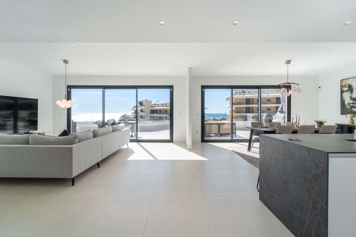 3 soverom Penthouse til salgs i Fuengirola med garasje - € 1 299 000 (Ref: 9654462)