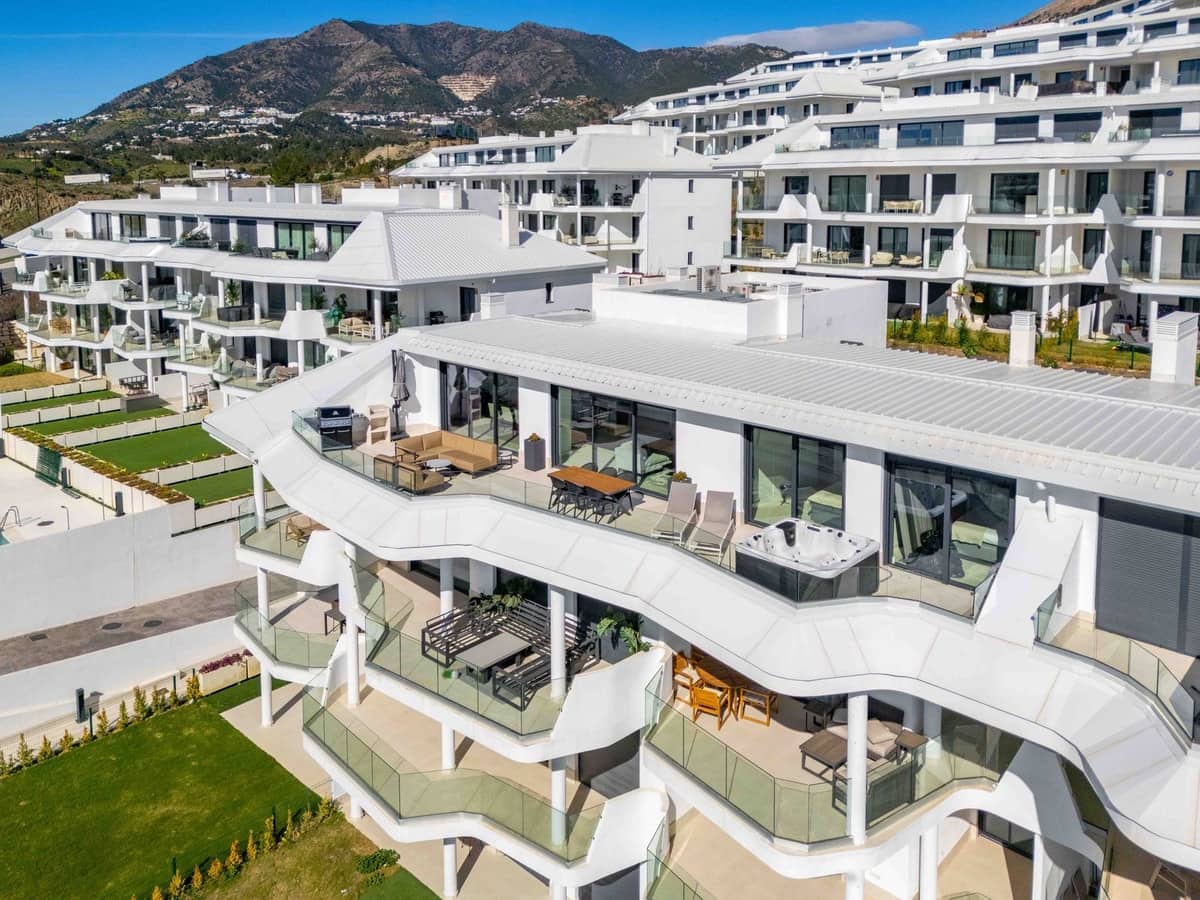 3 soverom Penthouse til salgs i Fuengirola med garasje - € 1 299 000 (Ref: 9654462)