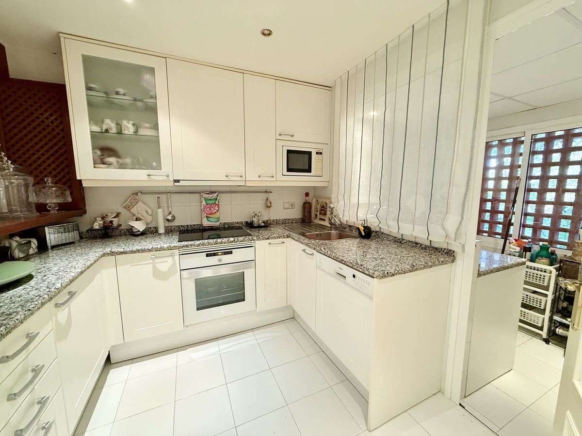 3 sypialnia Apartament na sprzedaż w Estepona - 1 900 000 € (Ref: 9654466)