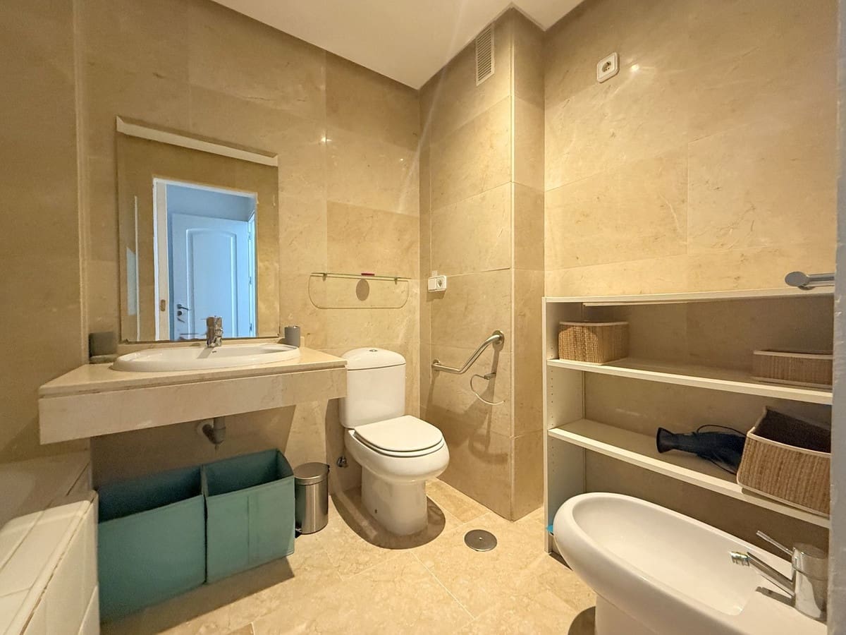 2 soveværelse Lejlighed til salg i Manilva med garage - € 240.000 (Ref: 9660725)