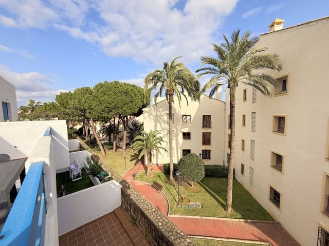 2 soveværelse Lejlighed til salg i Manilva Pueblo, Manilva med garage - € 240.000 (Ref: 9660725)