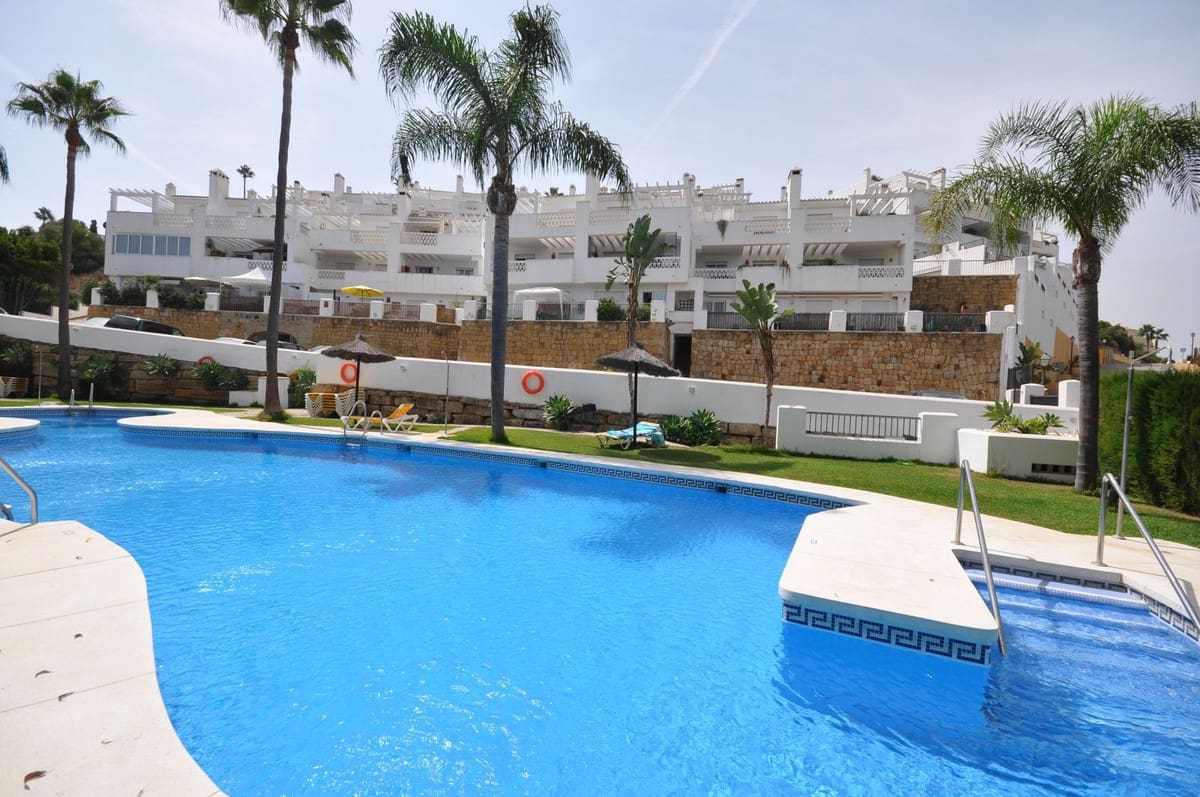 2 soveværelse Lejlighed til salg i Manilva med garage - € 240.000 (Ref: 9660725)