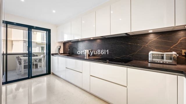 2 makuuhuone Huoneisto myytävänä paikassa Los Arqueros, Benahavís - 625 000 € (Ref: 9660732)