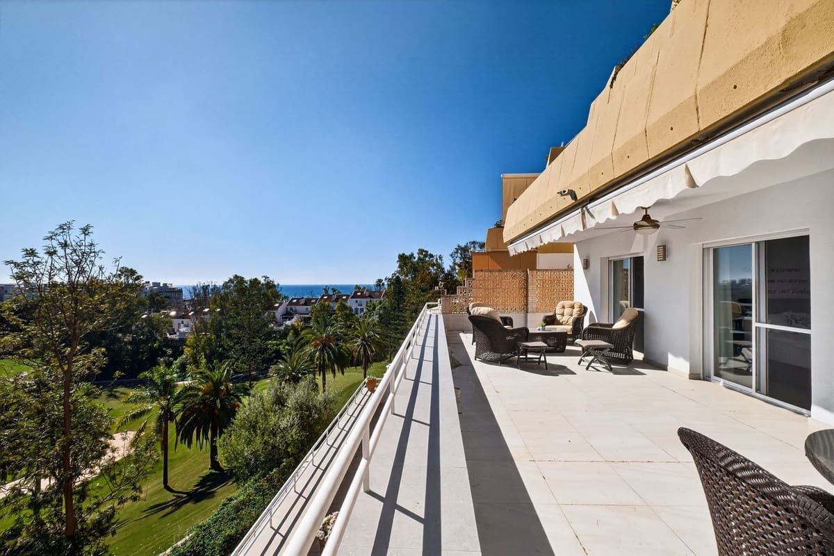 3 makuuhuone Huoneisto myytävänä paikassa Torrequebrada mukana 
autotalli - 689 000 € (Ref: 9669166)