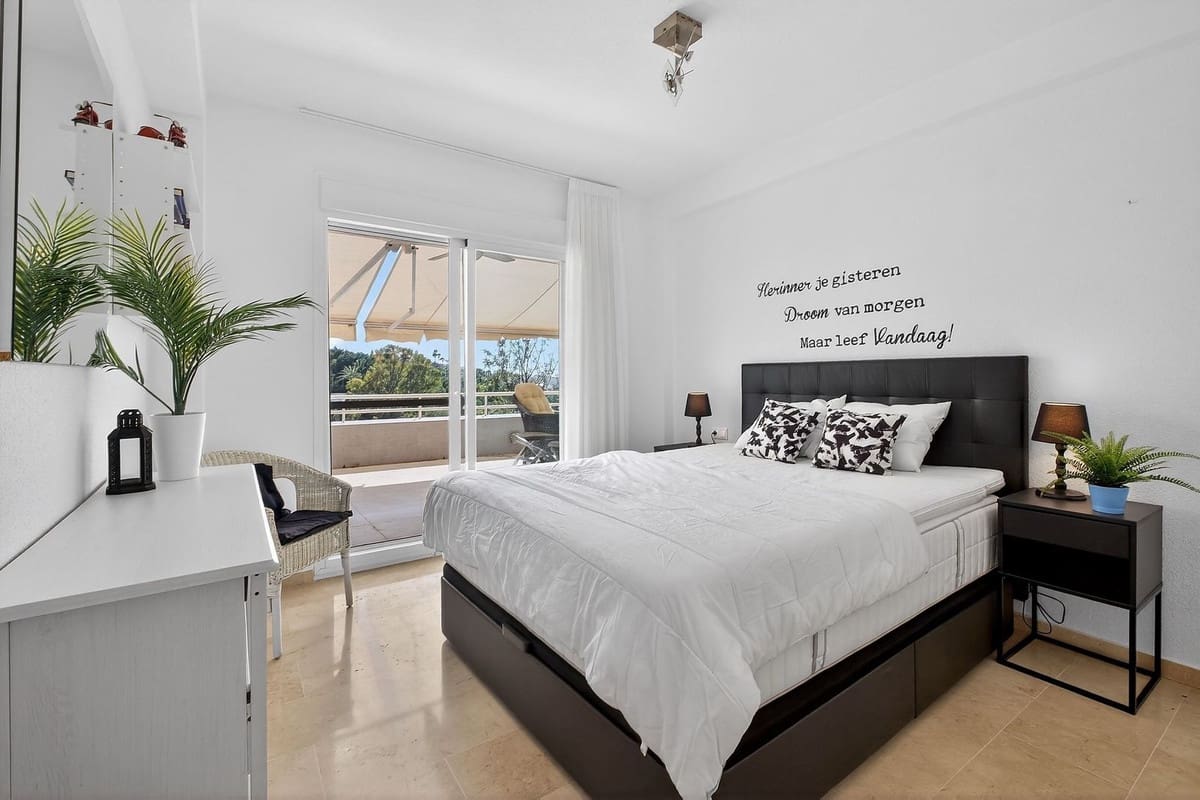 3 makuuhuone Huoneisto myytävänä paikassa Torrequebrada mukana 
autotalli - 689 000 € (Ref: 9669166)