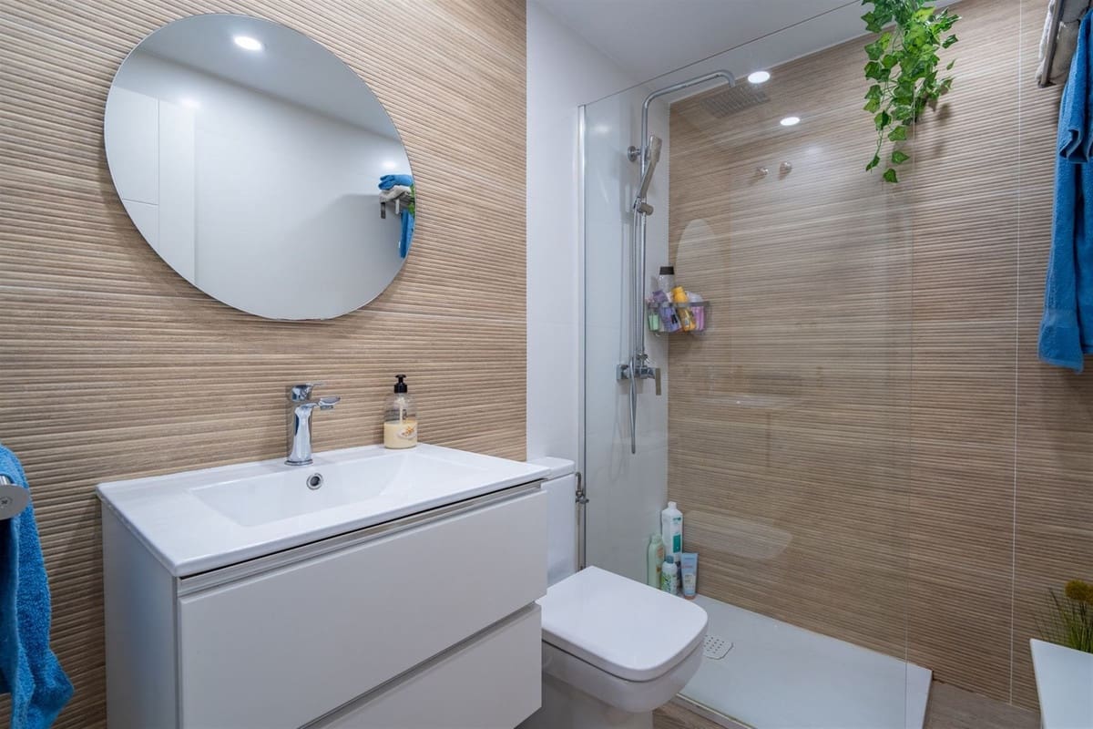 3 makuuhuone Huoneisto myytävänä paikassa Las Lagunas de Mijas mukana 
autotalli - 280 000 € (Ref: 9673666)