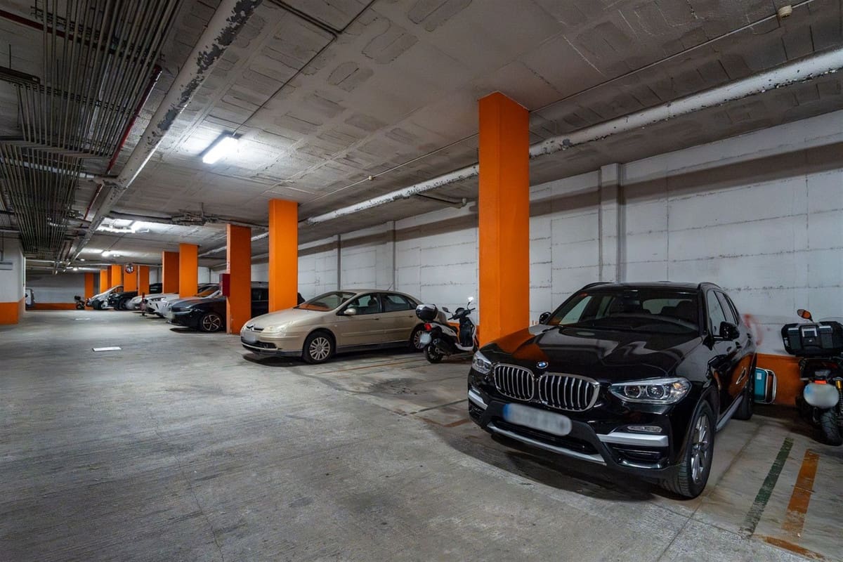 3 makuuhuone Huoneisto myytävänä paikassa Las Lagunas de Mijas mukana 
autotalli - 280 000 € (Ref: 9673666)