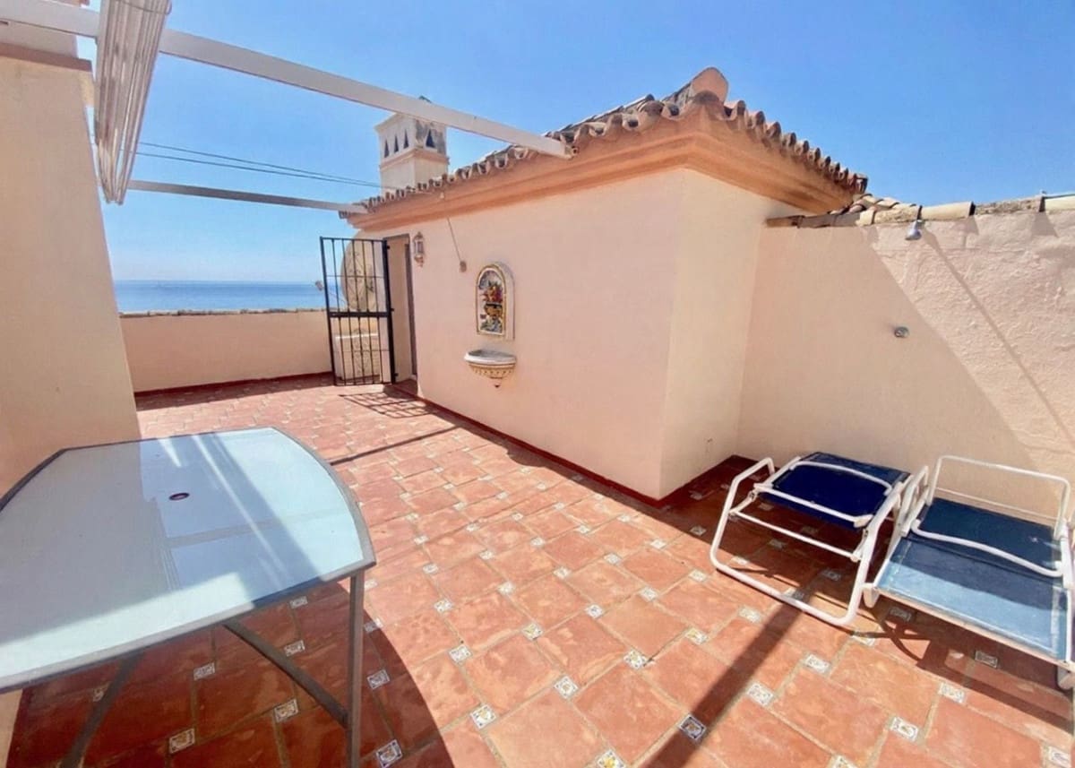 5 bedroom Townhouse for sale in Estepona - € 895,000 (Ref: 9673670)