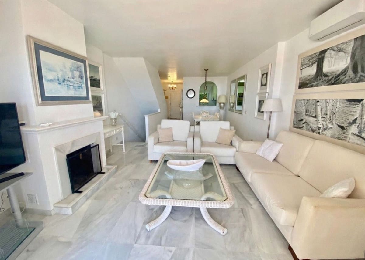 5 bedroom Townhouse for sale in Estepona - € 895,000 (Ref: 9673670)