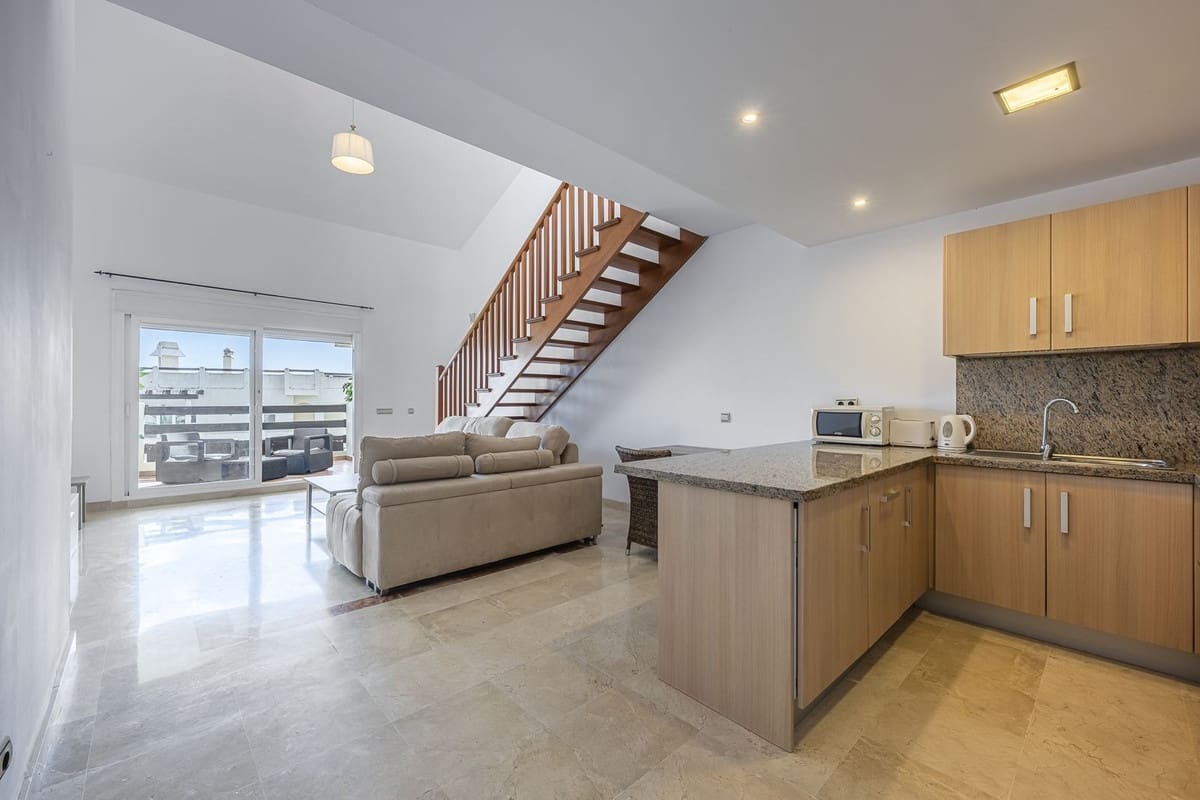 1 makuuhuone Huoneisto myytävänä paikassa Estepona mukana 
autotalli - 325 000 € (Ref: 9673671)