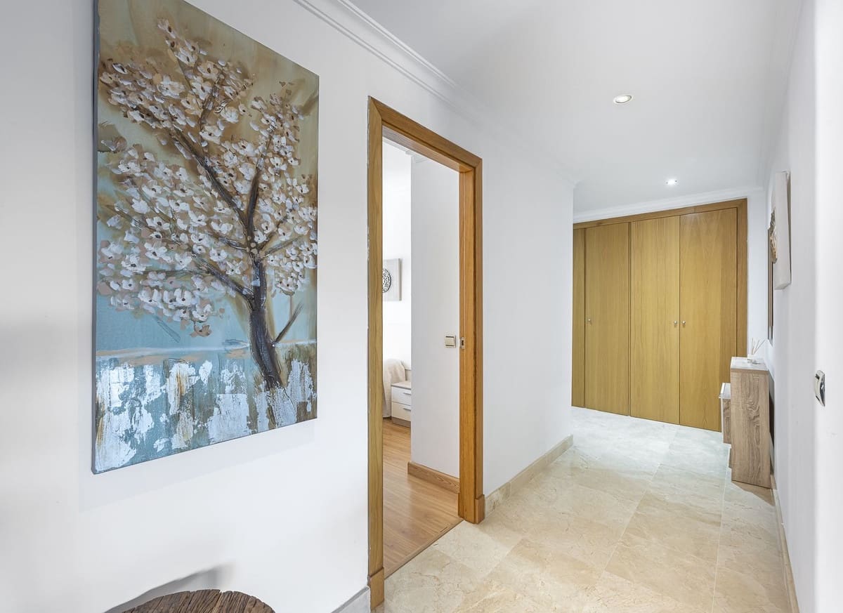 1 makuuhuone Huoneisto myytävänä paikassa Estepona mukana 
autotalli - 325 000 € (Ref: 9673671)