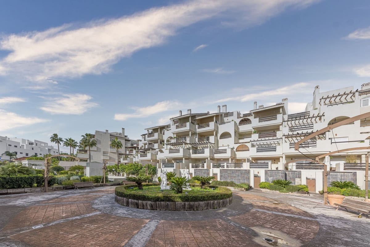 1 makuuhuone Huoneisto myytävänä paikassa Estepona mukana 
autotalli - 325 000 € (Ref: 9673671)