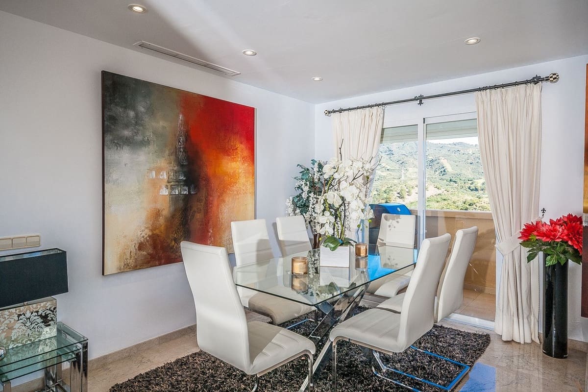 3 bedroom Apartment for sale in Elviria - € 775,000 (Ref: 9673673)