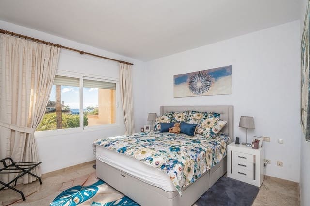 3 bedroom Apartment for sale in Elviria, Marbella - € 775,000 (Ref: 9673673)