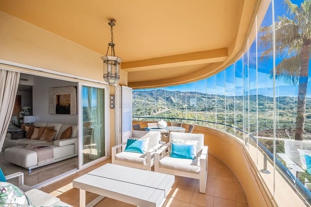 3 bedroom Apartment for sale in Elviria, Marbella - € 775,000 (Ref: 9673673)
