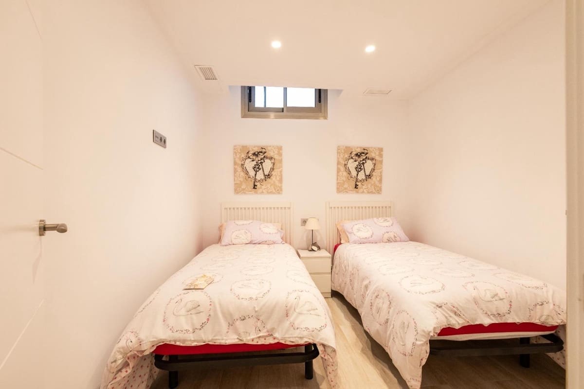 4 sypialnia Willa na sprzedaż w Orihuela Costa - 490 000 € (Ref: 9676574)