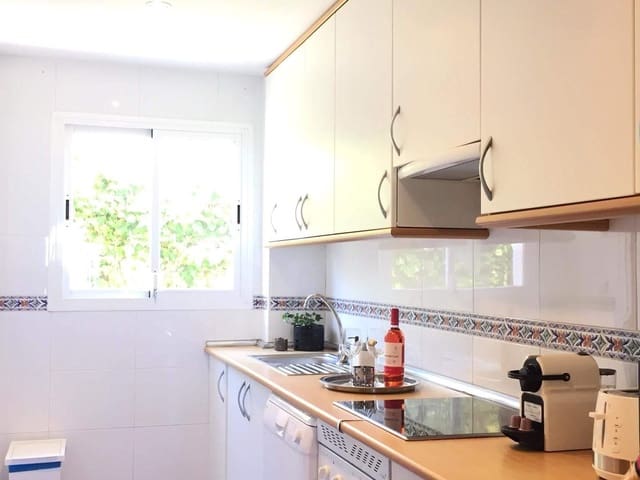 2 soverom Leilighet til salgs i Calahonda, Mijas med garasje - € 340 000 (Ref: 9676578)