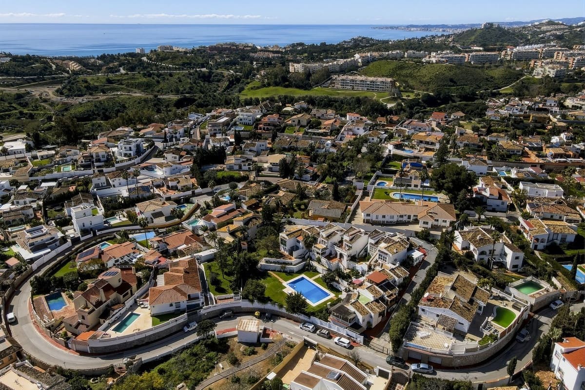 3 sypialnia Finka/Dom wiejski na sprzedaż w Benalmadena - 387 500 € (Ref: 9679337)